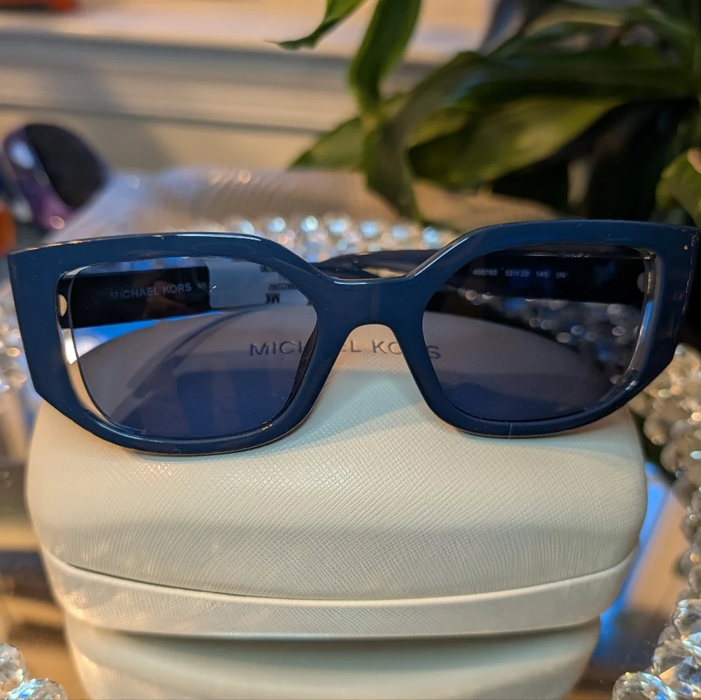 Michael Kors Outlet Denali Sunglasses NWT